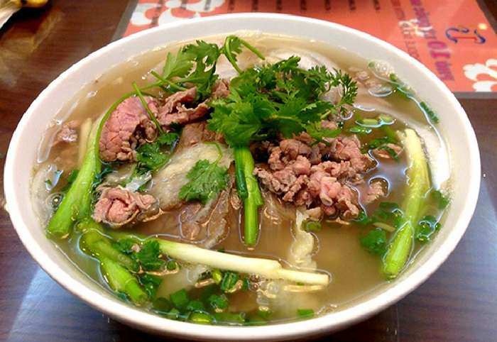 Phở Bò: Vietnam’s Iconic Beef Noodle Soup.