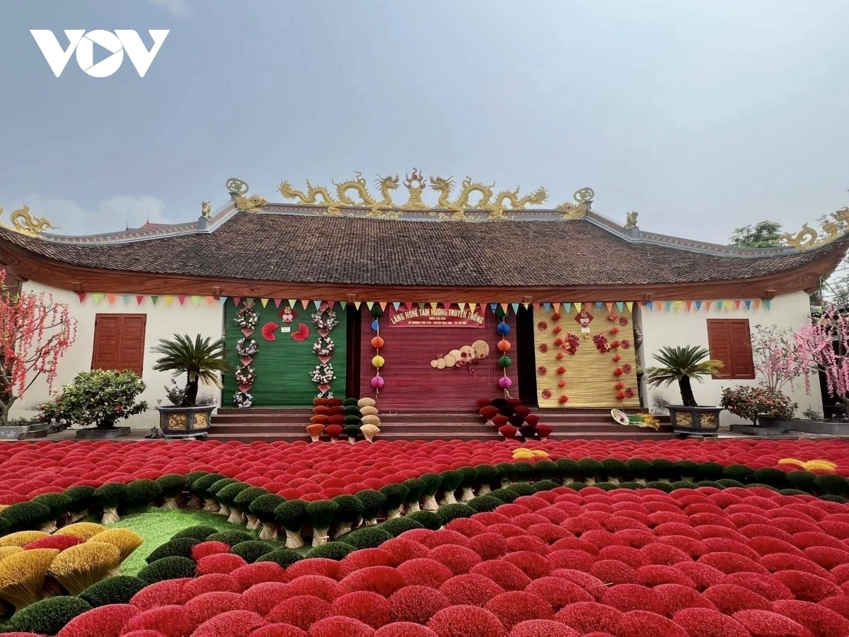Hanoi Handicraft Incense-Conical Hat Village Private Tour