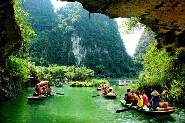 Bai Dinh – Trang An: Full Day Private Holy & Wonder Tour