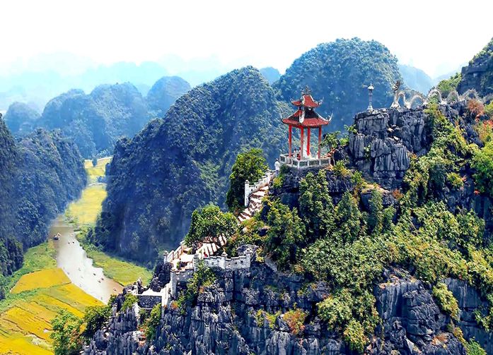 NinhBinh’s Ultimate Trio: Hoa Lu, Trang An & Hang Mua Tour