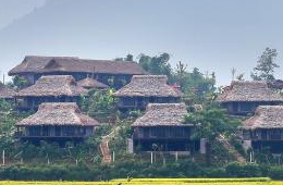 Mai Chau Private Tour: Gorgeous Valley & Culture Exploration