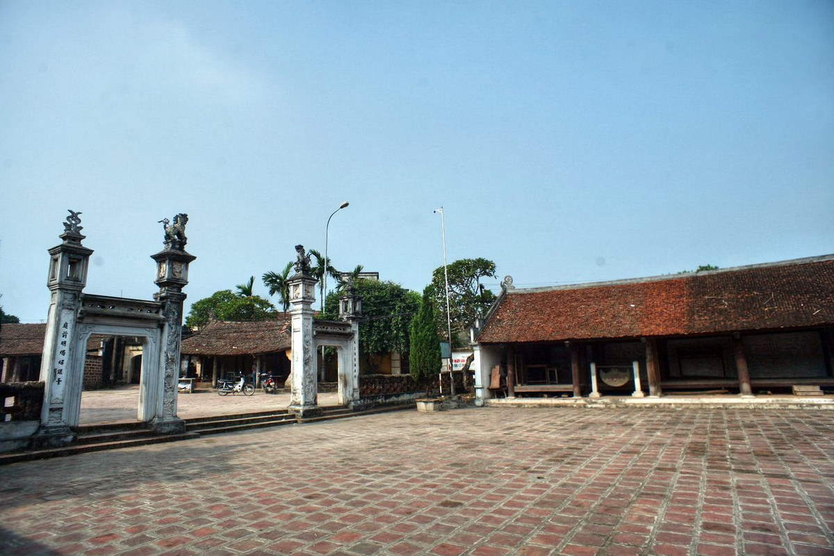 Duong Lam Village- Thay Pagoda: Private Wonder & Holy Tour