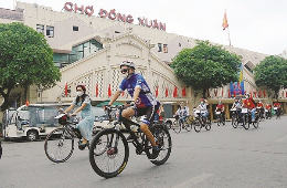 Hanoi City Biking Tour: Experience Hanoi on Two Wheels