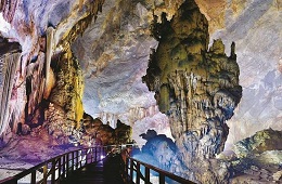 Quang Binh Private Tour: Phong Nha-Paradise Cave Wonders