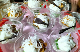 Hanoi Street Food & Train Street: Culinary Luxury Group Tour