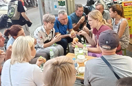 Hanoi Street Food & Train Street: Culinary Luxury Group Tour