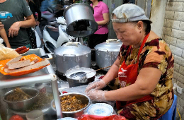Hanoi Street Food & Train Street: Culinary Luxury Group Tour