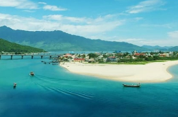 Lang Co Bay & Hai Van Pass Private Luxury Tour