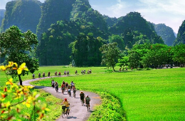 Ninh Binh Luxury Group Tour: Hoa Lu – Tam Coc – Mua Cave