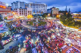 HCMC Package 8D7N: Dazzling City, Mekong Delta, Muine, Dalat