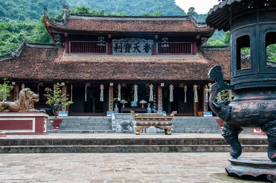 Perfume Pagoda Unique Tour- A Sacred & Serene Wonderland