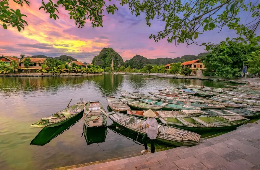 Hoa Lu, Tam Coc & Hang Mua: The Ultimate Trio Private Tour