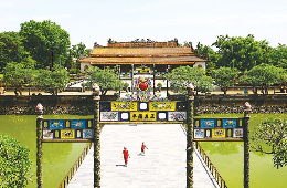 Hue: Private Heritage Tour-the Imperial City & Royal Tombs