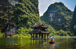 Ninh Binh Luxury Group Tour: Hoa Lu – Trang An – Mua Cave