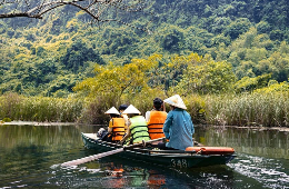 Ninh Binh Luxury Group Tour: Hoa Lu – Trang An – Mua Cave
