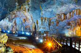 The Lost World – Paradise & Dark Caves Adventure Journey