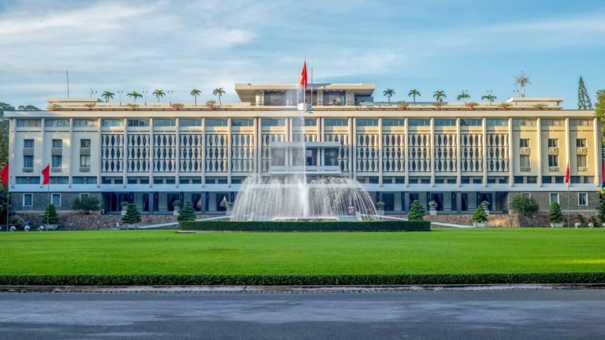 HCMC Heritage Half-Day City: Luxury Group Tour