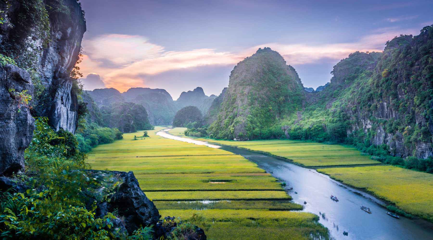Ninh Binh Luxury Group Tour: Hoa Lu – Tam Coc – Mua Cave