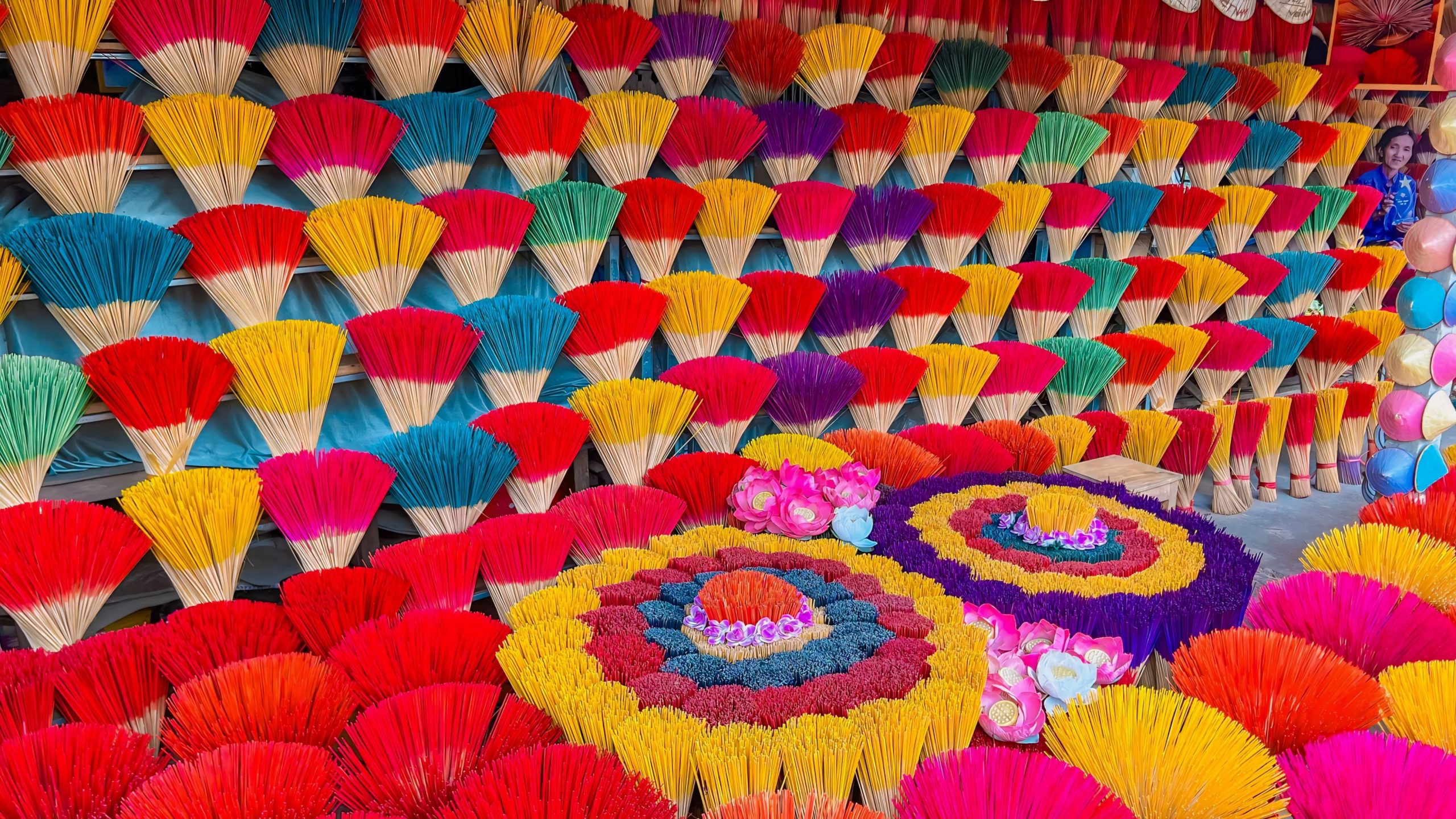 Hanoi Handicraft Incense-Conical Hat Village Private Tour