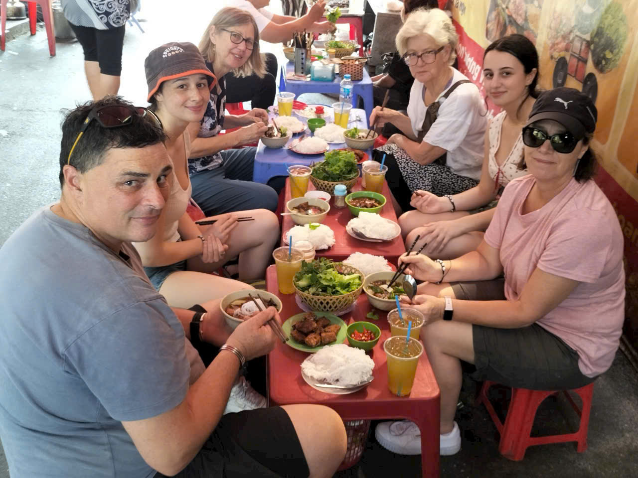 Hanoi Street Food & Train Street: Culinary Luxury Group Tour